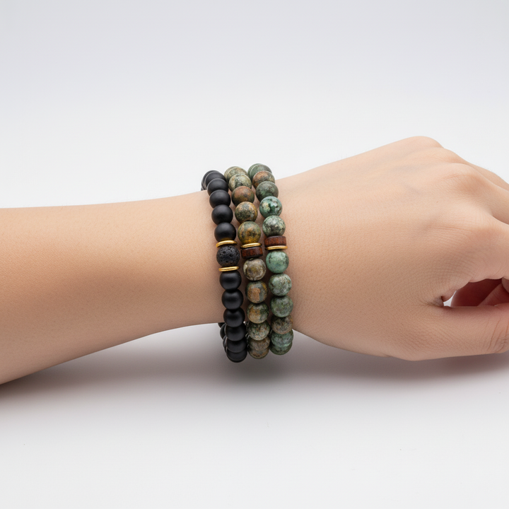 Naturstein Schmuckarmband mit Tigerauge Perlen, bequem & vielseitig tragbar.