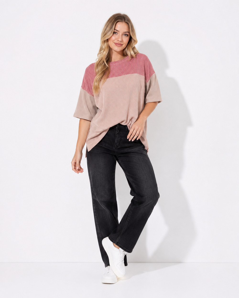 Elegantes Damen Kurzarmshirt für den Sommer. Vielseitig kombinierbar für Mode & Freizeit.