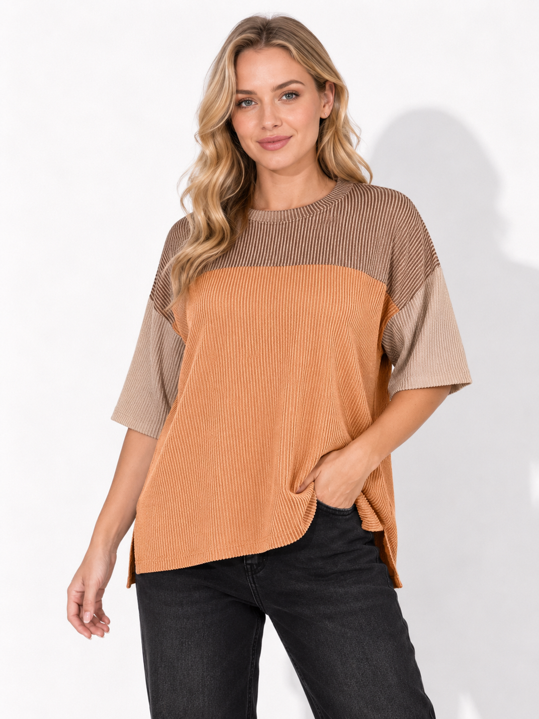 Leichtes & bequemes Damen Shirt mit kurzen Ärmeln. Perfektes Sommer Basic für entspannte Tage.