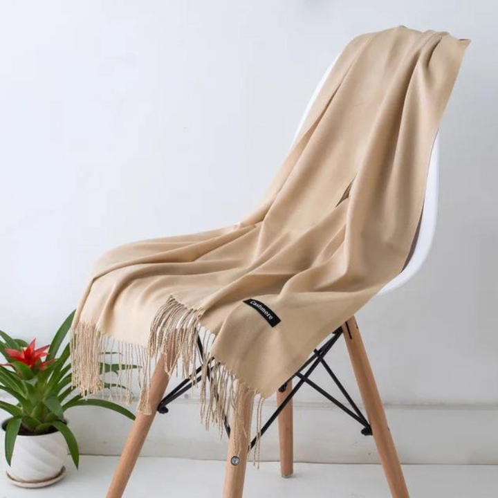 Langer, weicher Kaschmir-Damenschal Emilia in elegantem Design, perfekt für Herbst & Winter.