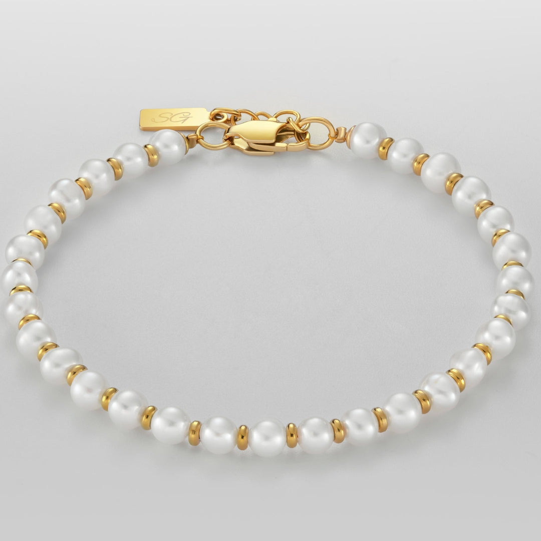 Verstellbares Damenarmband mit Süßwasserperlen, passt sich jedem Handgelenk an. Eleganter Perlenschmuck.