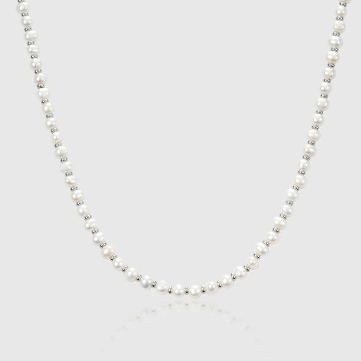 Goldene Damen Perlenkette aus Edelstahl mit Süßwasserperlen, verstellbar, luxuriöses Schmuckstück.
