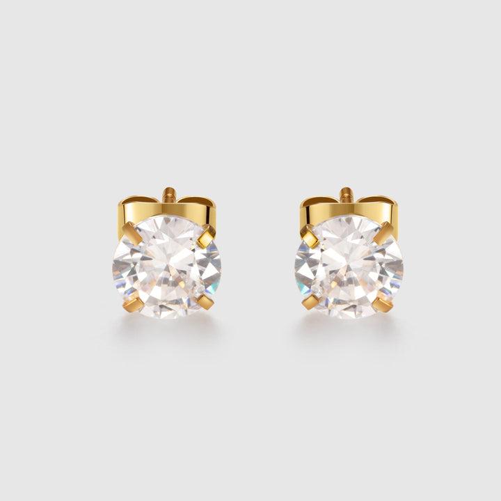 Funkelnde Zirkonia Stecker für Damen. Detailaufnahme der eleganten, minimalistischen Edelstahl Ohrringe.