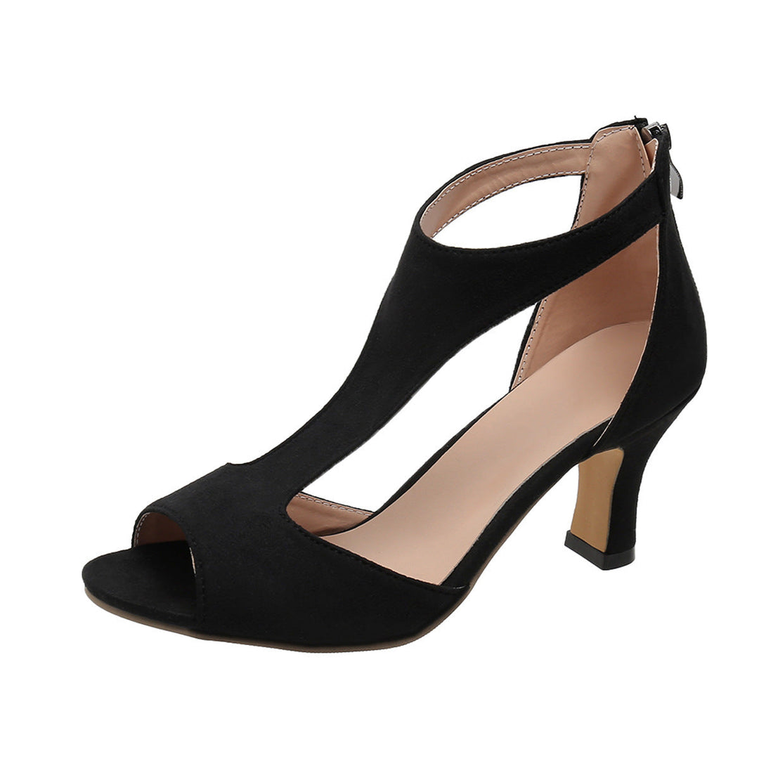 Detailaufnahme des bequemen Fußbetts von orthopädischen Damen High Heels in Schwarz für maximalen Komfort.