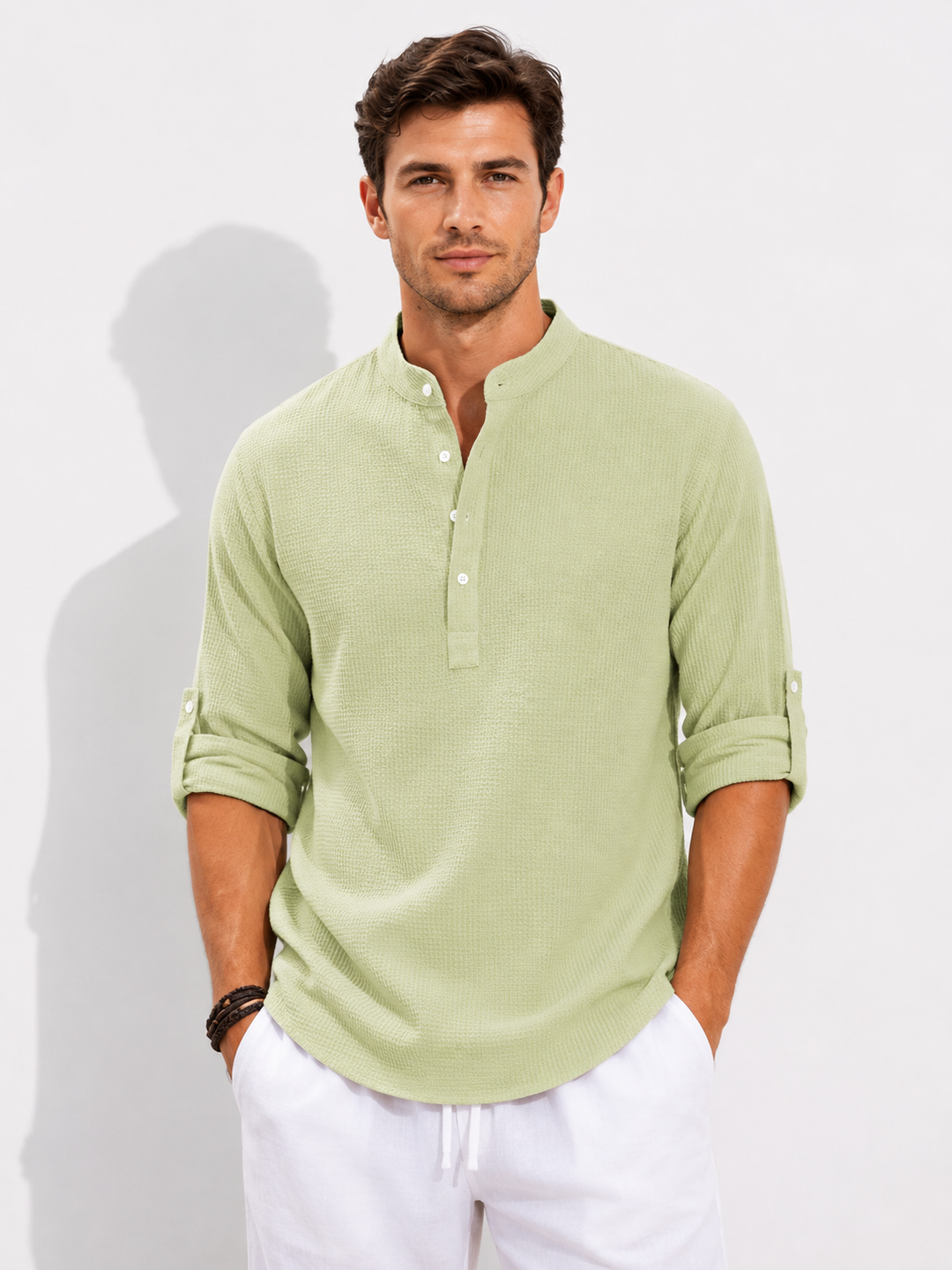 Hochwertiges Langarm Poloshirt mit Kragen für Herren. Langlebiges Casual Oberteil, bequem für jeden Anlass.