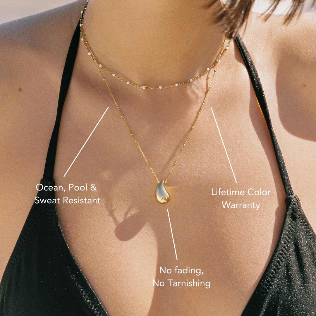 Goldene Tropfenkette für Damen, wasserfest und hypoallergen. Moderner Edelstahl Damenschmuck.