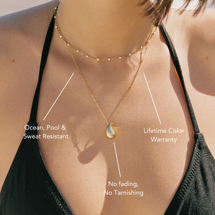 Goldene Tropfenkette für Damen, wasserfest und hypoallergen. Moderner Edelstahl Damenschmuck.