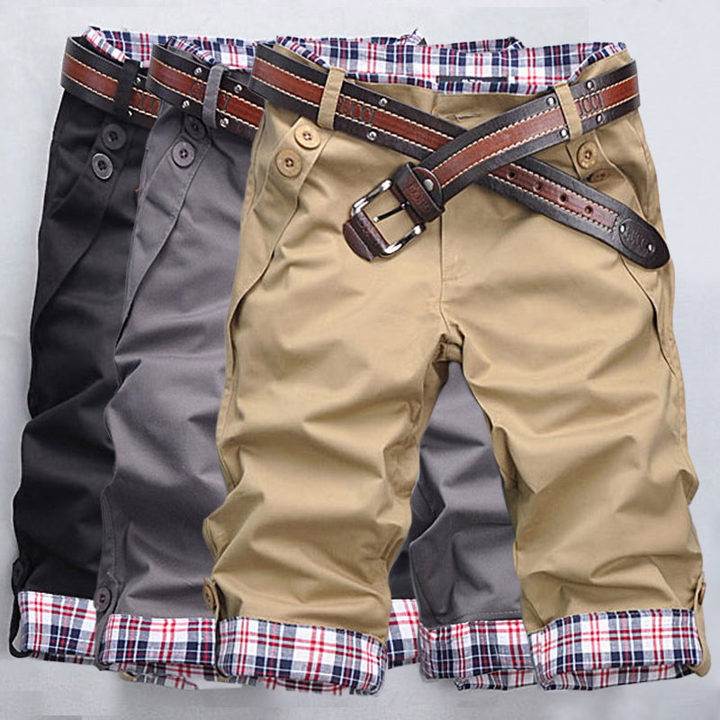 Vielseitige Herren Karoshorts, ideal für sommerliche Freizeitlooks, Strandtage & entspannte Outdoor-Aktivitäten.