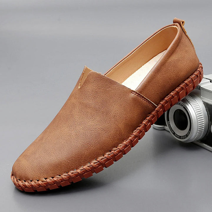 Klassische Herren Loafer aus Premium-Leder, ideal für einen zeitlosen Look in Business und Freizeit.