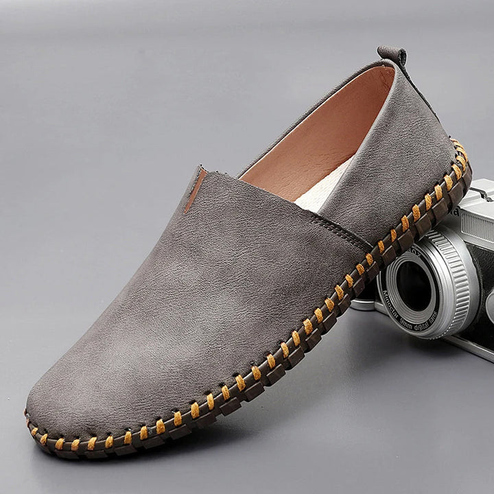 Komfortable Herren Slipper: Elegante Loafer für den ganzen Tag, aus weichem Leder gefertigt.