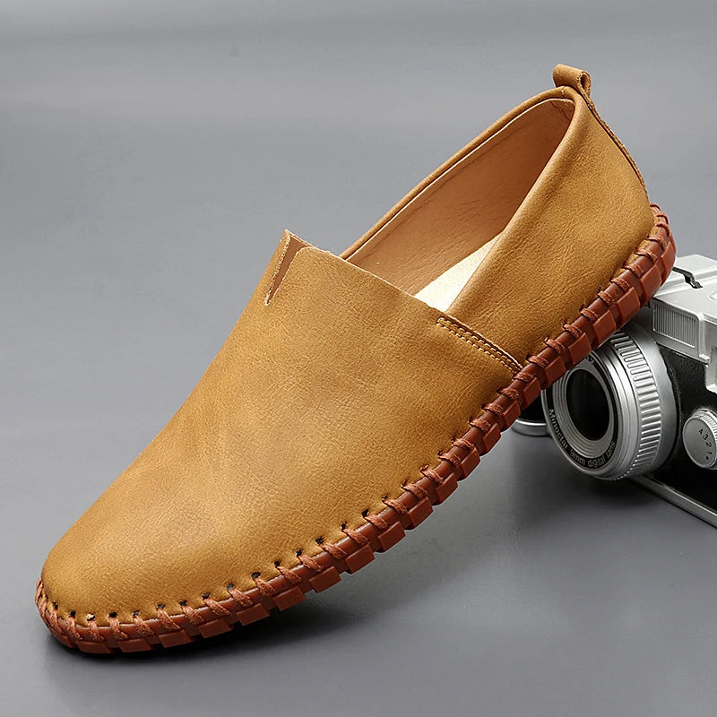 Freizeit Slipper für Herren: Elegante Loafer für einen entspannten, aber schicken Auftritt.