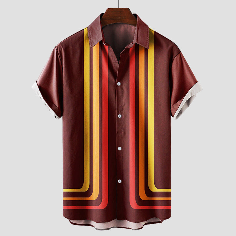 Stylisches Kurzarm Streifenhemd für Herren im Vintage Look, perfekt für Sommer & entspannte Urlaubstage.