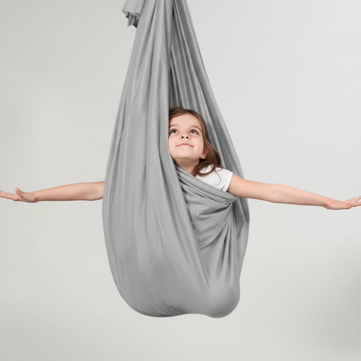 Vielseitige Kinder-Therapieschaukel (SenseSwing) in Blau, optimal für Indoor & Outdoor sensorisches Spiel.