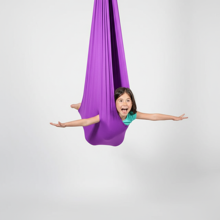 Hochwertige SenseSwing Kinderschaukel in blau, ideal für Therapie, sensorisches Spiel & Ruhe im Kinderzimmer.
