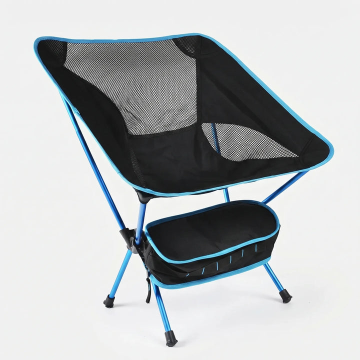Faltbarer Strandstuhl für entspannte Stunden beim Reisen, Wandern oder am Wasser; leichter Transport.