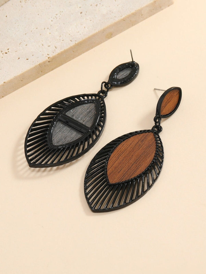 Natürliche tropfenförmige Holzohrringe für Frauen, leichter Boho-Schmuck, umweltbewusst & chic.