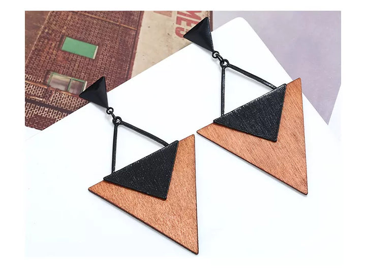 Geometrische Tropfenohrringe aus Holz, Damen Schmuck, leicht & einzigartig im Design.