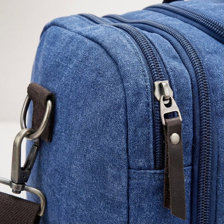 Praktische, erweiterbare Canvas Reisetasche für viel Stauraum, perfekt für Wochenenden und kurze Geschäftsreisen.