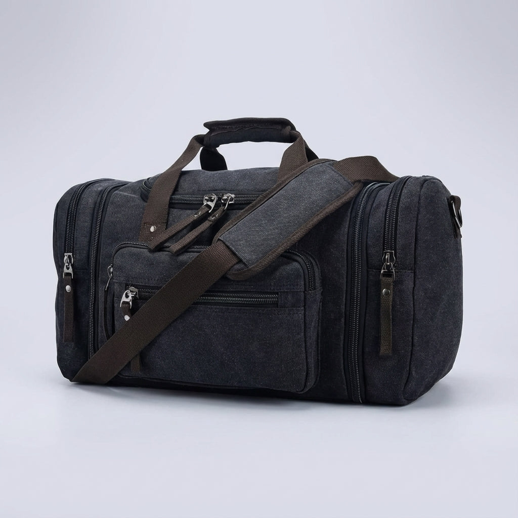 Geöffnete, erweiterbare Canvas Wochenendtasche WeekenderPro zeigt großes Hauptfach und intelligente Aufteilung.