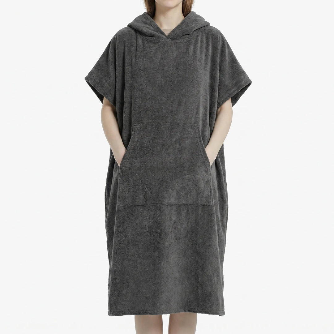 Schnelltrocknender Unisex Kapuzenponcho, ideal zum Ab- und Umziehen nach dem Baden, Schwimmen oder Wassersport.