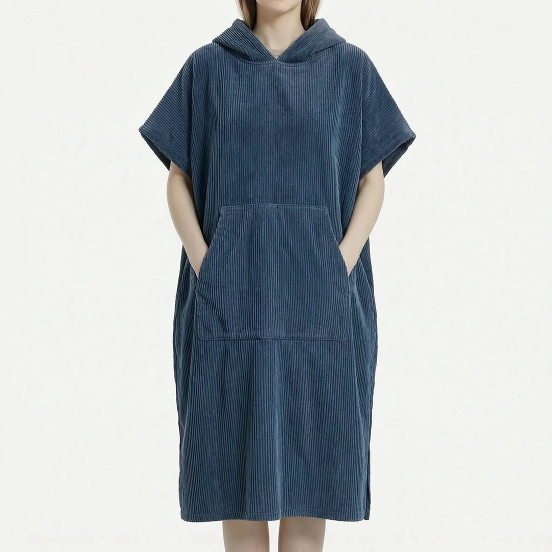Praktischer Unisex Umziehponcho mit Kapuze für Damen & Herren, komfortabel und schnelltrocknend für Outdoor & Strand.