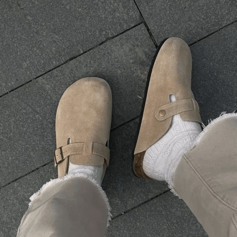 Komfortable Freizeitschuhe für zuhause, unisex Design, atmungsaktiv für Sommer.