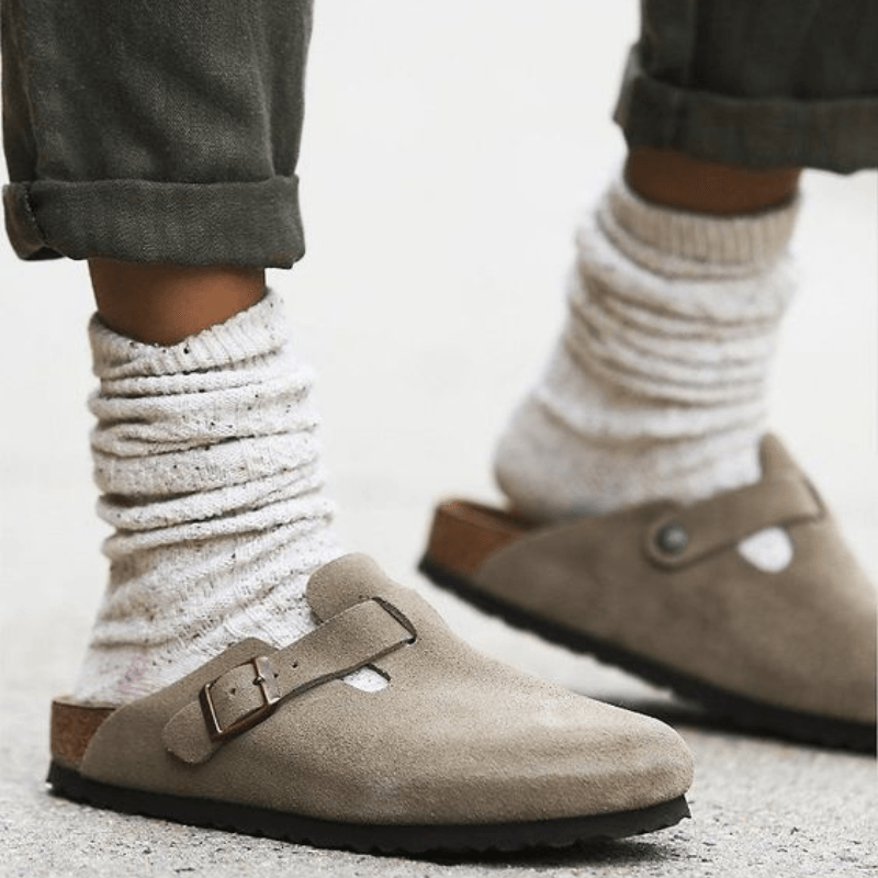 Unisex Komfortschuhe mit weichem Fußbett, perfekt für entspannte Momente.