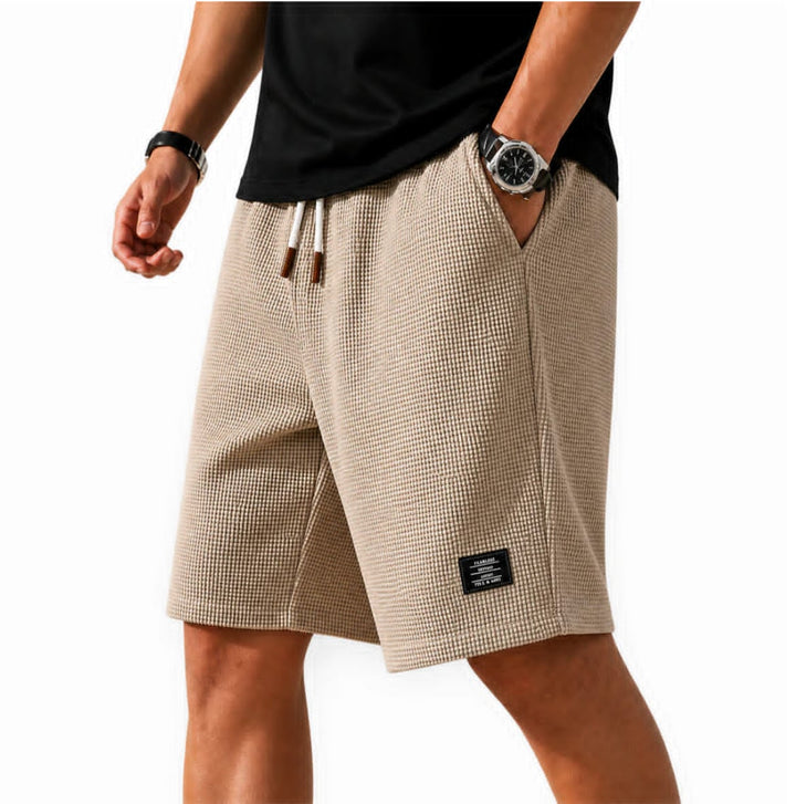 Lässige Herren Bermuda Shorts mit Kordelzug, atmungsaktiv & bequem für warme Sommertage.