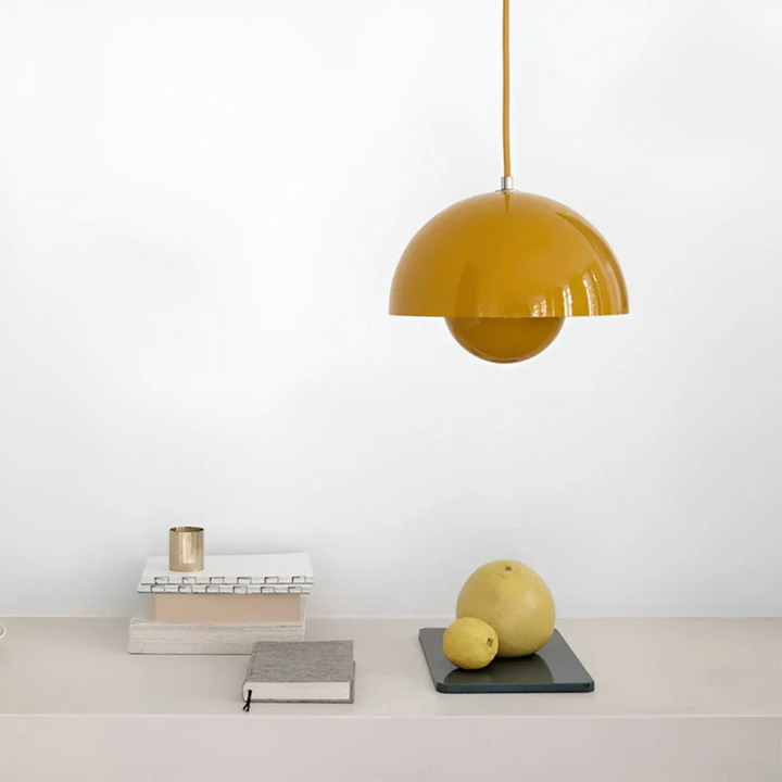 Gemütliches Licht: Skandinavische LED-Hängeleuchte in Blumenform für Esszimmer & Wohnzimmer.