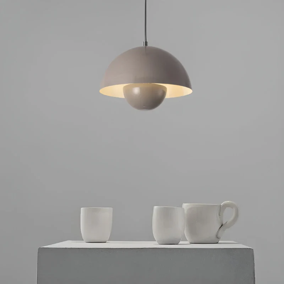 Elegante skandinavische Hängeleuchte, LED, modernes Design, atmosphärische Beleuchtung.