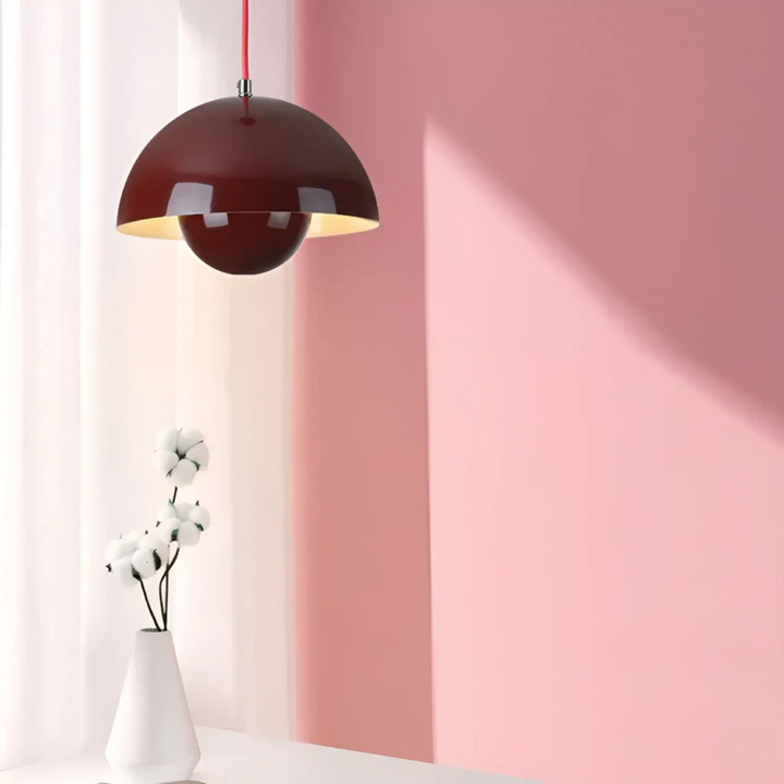 Design-Hängeleuchte, LED, skandinavisches Flair, Dekoration & Beleuchtung im Wohnzimmer.