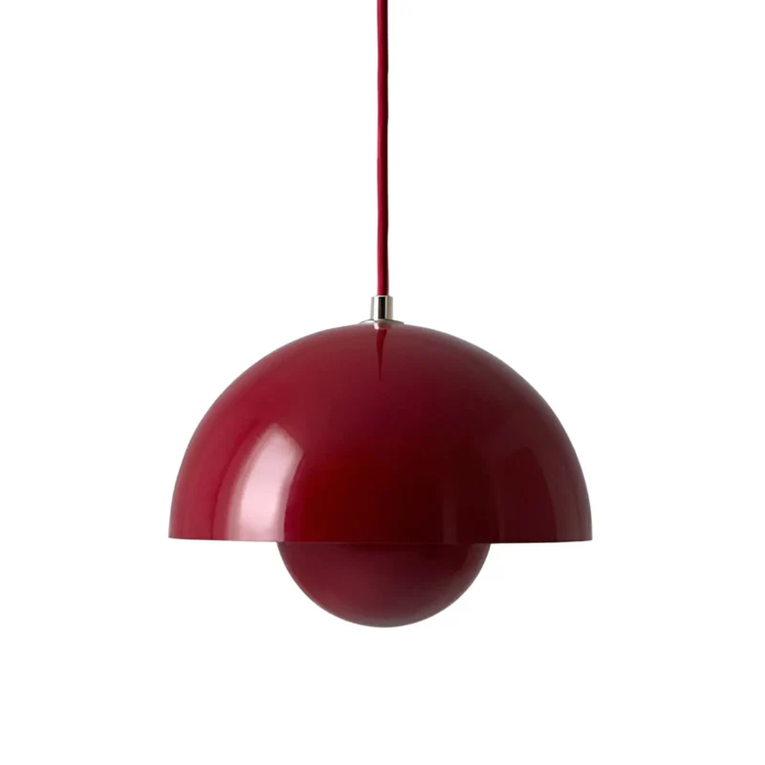Moderne LED-Pendelleuchte, skandinavisches Design, helles Licht für den Esstisch.
