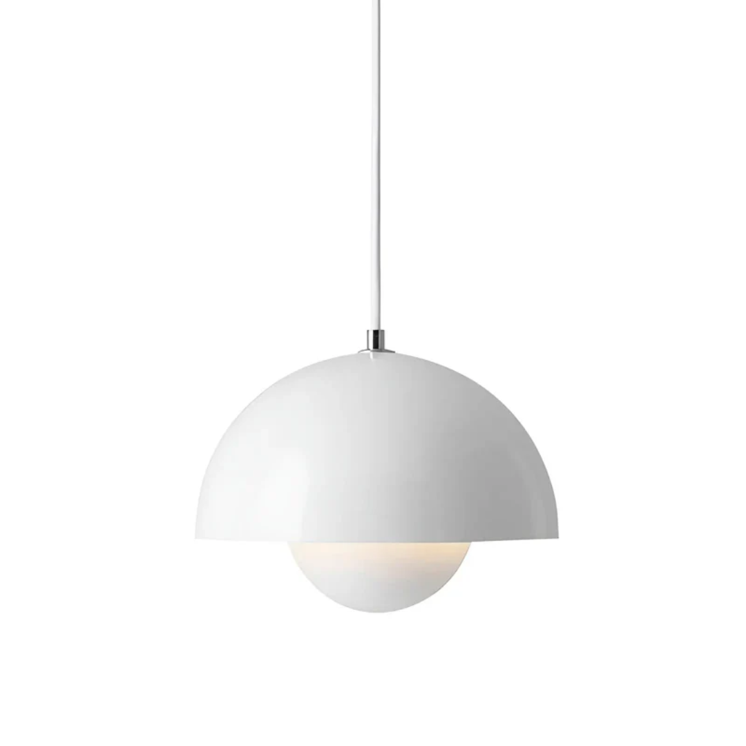 Hängeleuchte, blumenförmig, LED, skandinavischer Stil, gemütliche Atmosphäre im Wohnbereich.