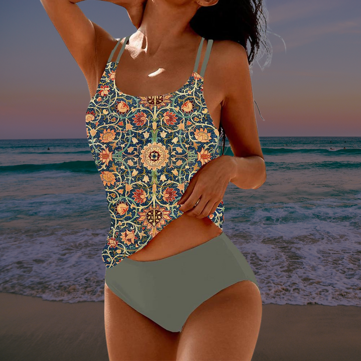 Moderner Pool Bikini für Frauen. Elastisch, gepolstert & verstellbar. Bequeme bügellose Bademode.