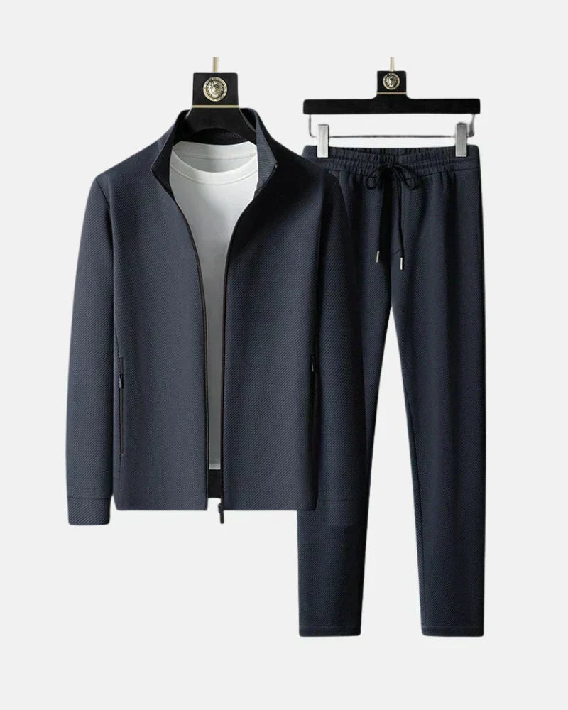 Bequemer Herren Jogginganzug für Sport und Freizeit, modernes Design, perfektes Casual Outfit für den Alltag.