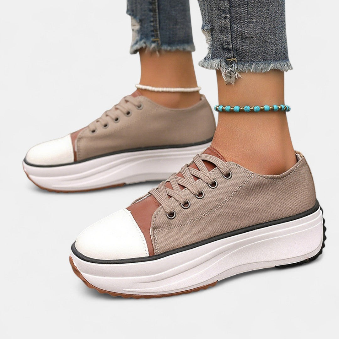 Brauner Damenschuh, perfekt als eleganter Komfortschuh für den Alltag. Leichte Damenschuhe bieten stilvollen Tragekomfort.
