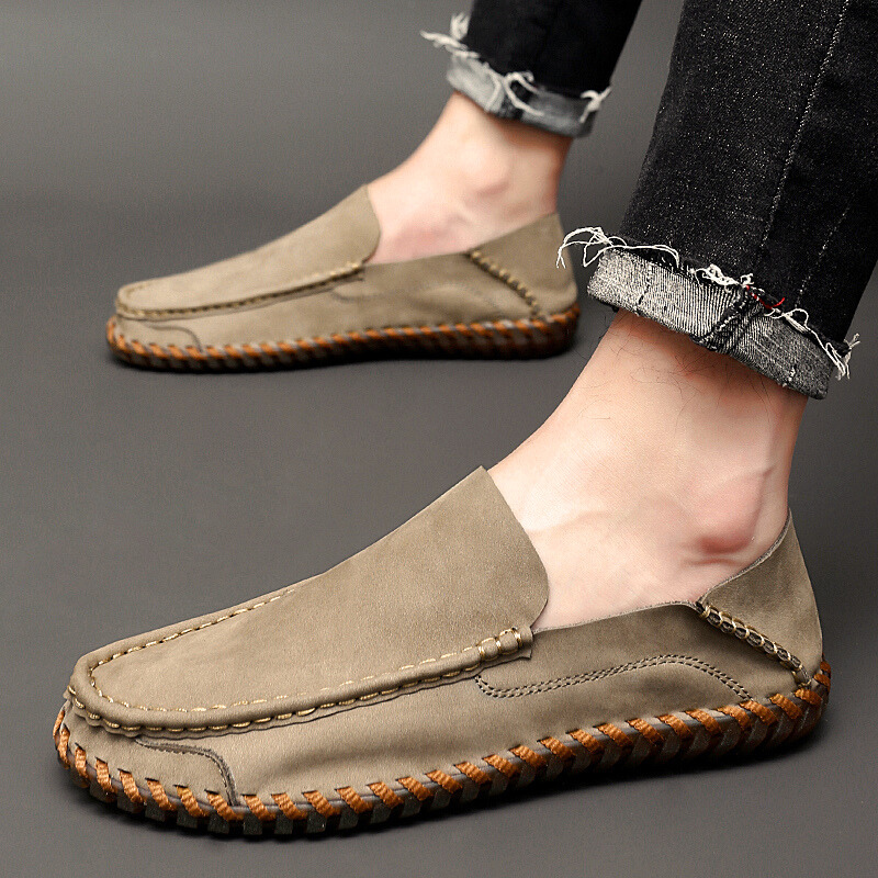 Herren Slipper mit rutschfester Sohle; elegante Slip-Ons, handgefertigt für sicheren Schritt & Komfort.
