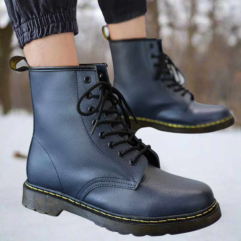 Detailaufnahme der Schnürsenkel an den stilvollen Herren Winter Schnürboots, robust & praktisch.