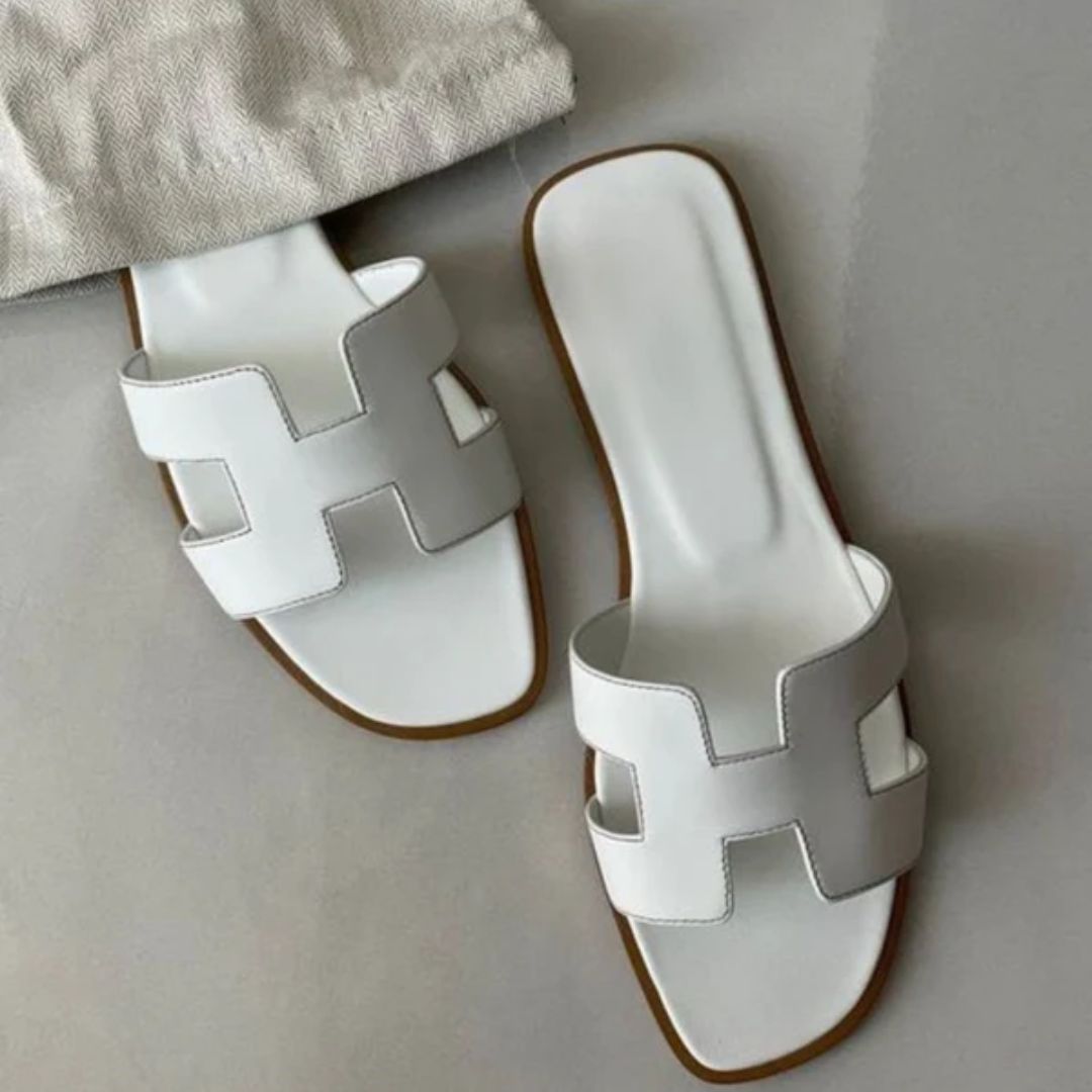 Stilvolle Damen Sandalen Cora in elegantem Design, perfekt für sommerliche Anlässe und Freizeit.