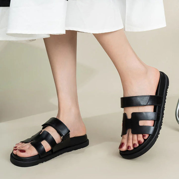 Elegante, bequeme und moderne Damen Sandalen. Vielseitige Sommerschuhe für jeden Anlass und Damenmode.