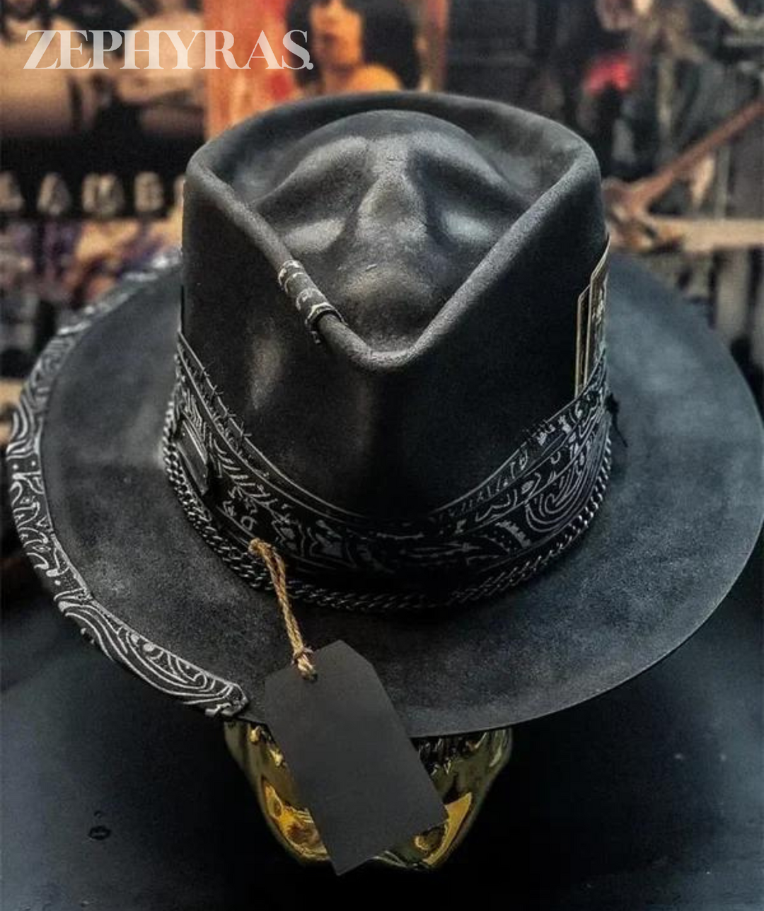 Stylische Unisex Totenkopf-Mütze, handgemacht. Perfekt für Streetwear & Herbstmode. Modernes Fashion-Accessoire.