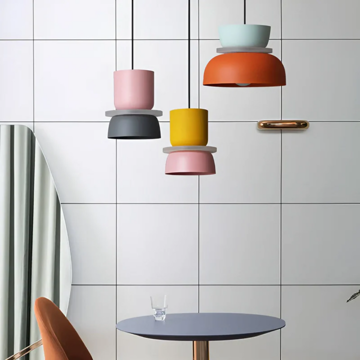 Elegante blaue Macaron LED Pendelleuchte, moderne Hängelampe für ein ruhiges Ambiente.