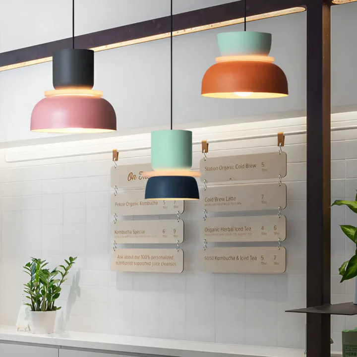 Energieeffiziente LED Pendelleuchte im Macaron-Design, moderne Deckenlampe, bunt.