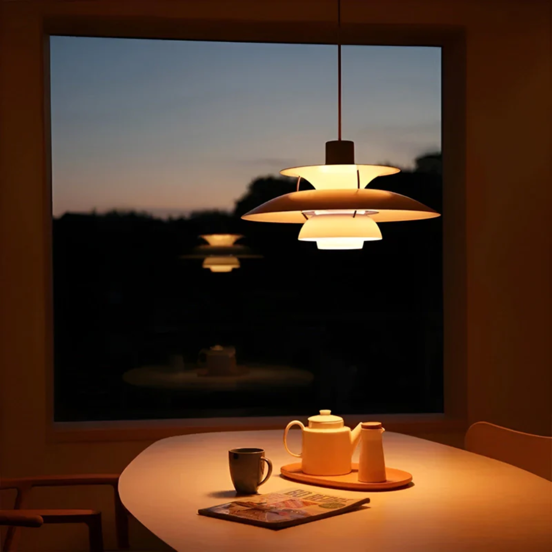 Designlampe: Bunte LED Hängelampe, modern, für ein frisches Wohnambiente.
