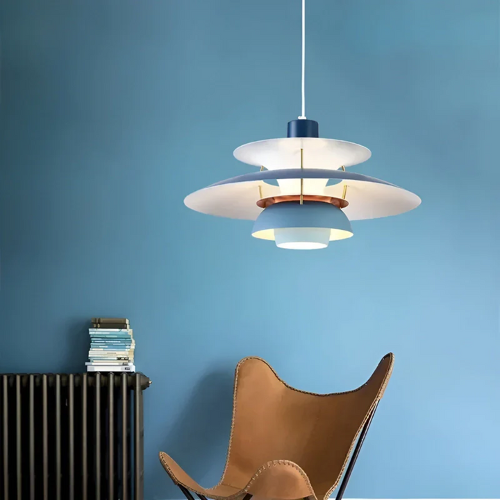 Stilvolle moderne LED Pendelleuchte, lebendige Farben, tolle Innenbeleuchtung.