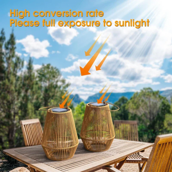 Dekorative Solar-Rattanlampe für den Garten, handgefertigt und wetterfest, mit warmweißer LED.