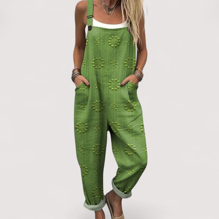 Komfortabler Damen Jumpsuit, weit geschnitten, in dezenter Farbe. Perfekt für Sommer, Freizeit & lässige Eleganz.