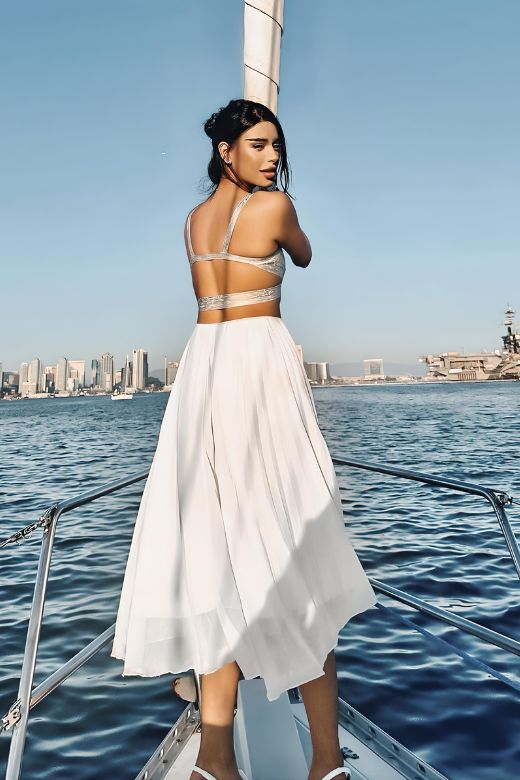 Stilvolles Damen Wickel Crop Top mit V-Ausschnitt, ein Must-Have für elegante Frauenmode.