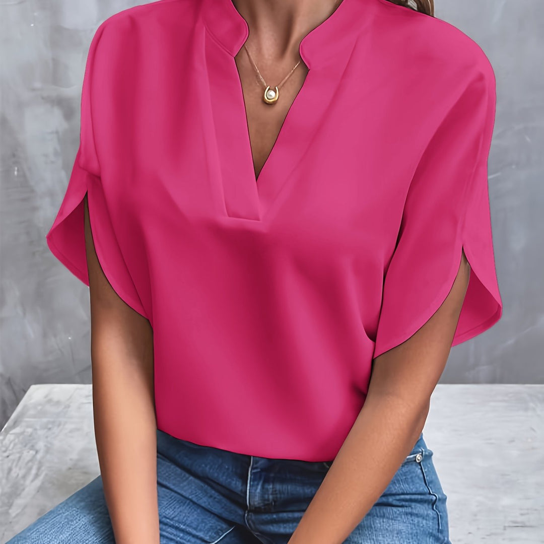 Blaue elegante Damenbluse, atmungsaktiv & vielseitig für jede Gelegenheit. Modern & bequem.