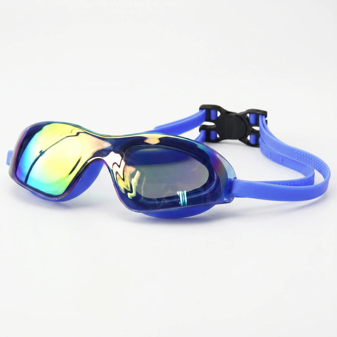 Grau-blaue verspiegelte Schwimmbrille für Erwachsene. Wasserdichte Sportbrille mit Antifog für langes Training.